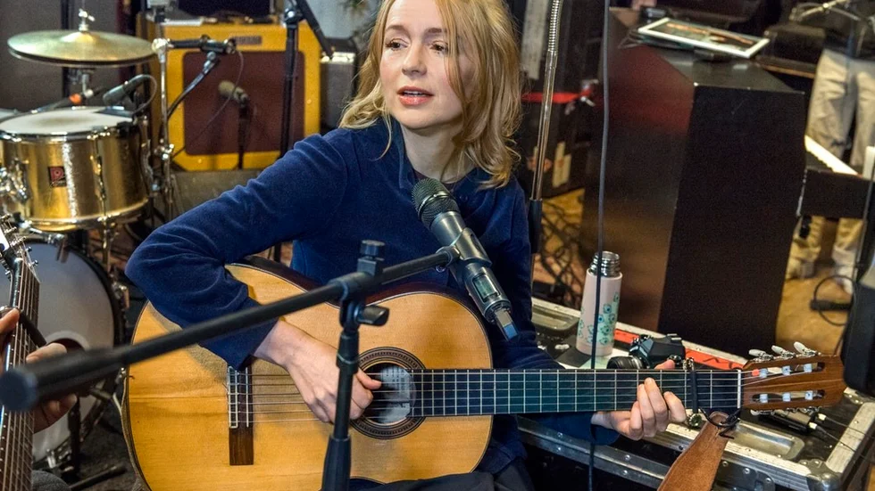 Lisa Ekdahl ger sig ut på turné.