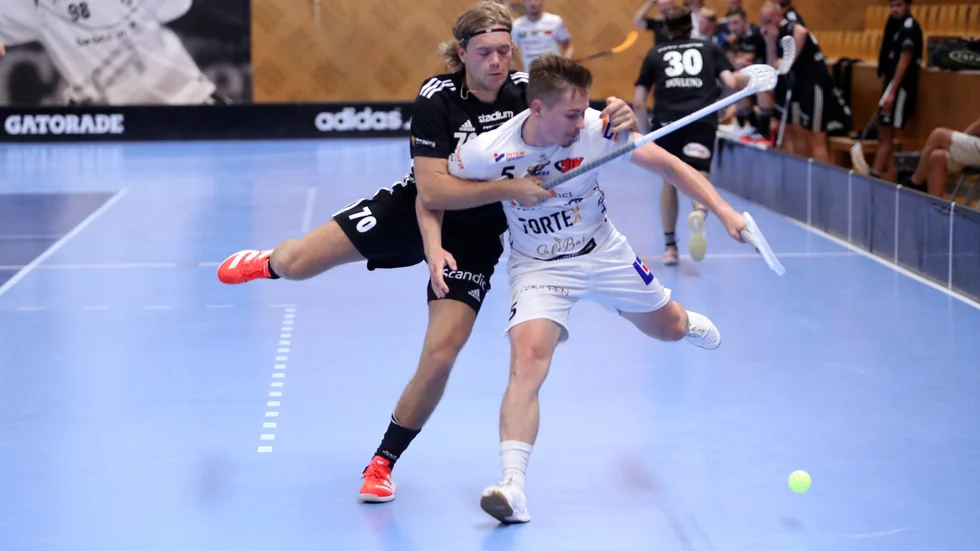 Libks nyförvärv Erik Oweling spelade fysiskt och gick in rejält i närkamperna.