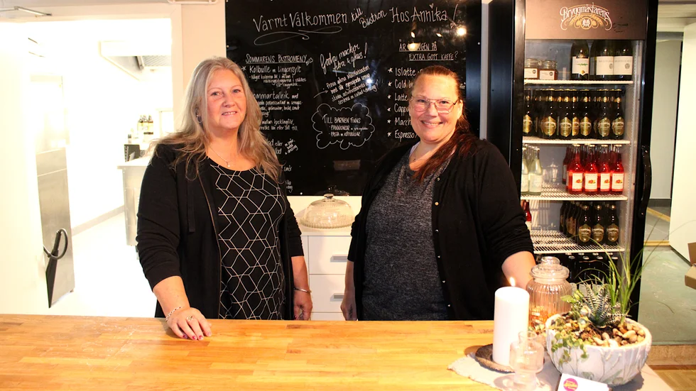 Annika Stagård och restaurangbiträdet Anette Andersson ser fram emot öppningen av Hos Annika i de nya lokalerna.