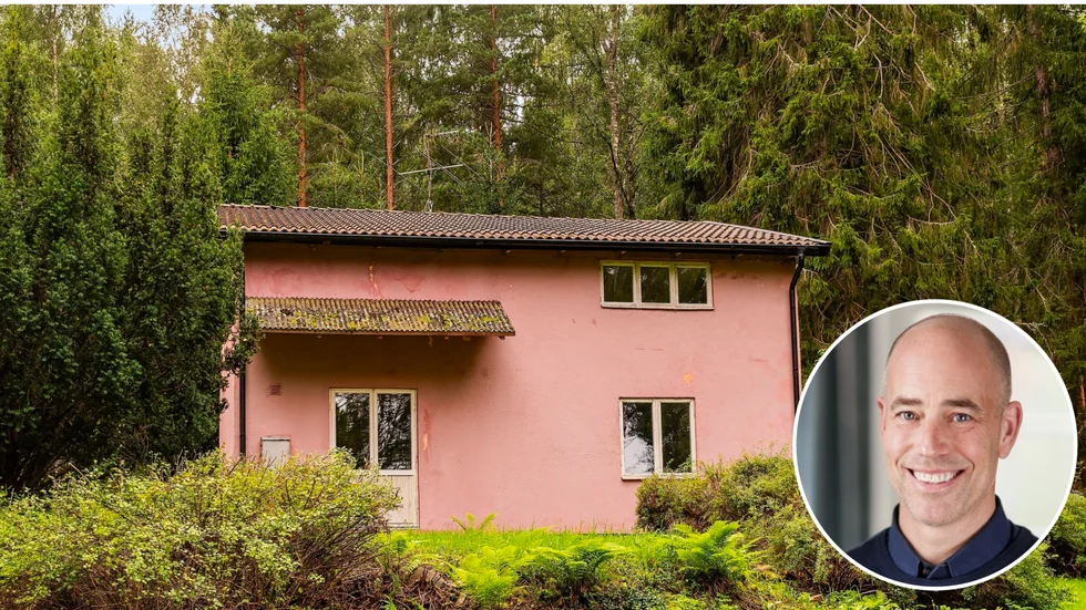 Johan Fager är mäklare på Fastighetsbyrån och säljer förra veckans mest klickade hus i Vingåker. Ett rosa putsat hus, som behöver rustas upp. 