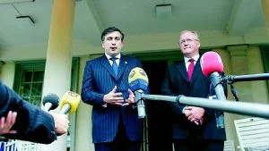 EU i sikte. Georgiens president Mikhail Saakaschvili, till vänster, på besök i Sverige 2005 då han hade överläggningar med dåvarande statsministern Göran Persson.Foto: Bertil Ericson/Scanpix