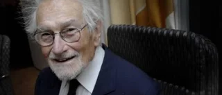 Livs levande legend på plats i tingshuset