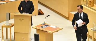Varför flirtar S med M?       