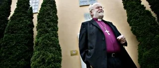Biskopen lovar hjälp till "alla"