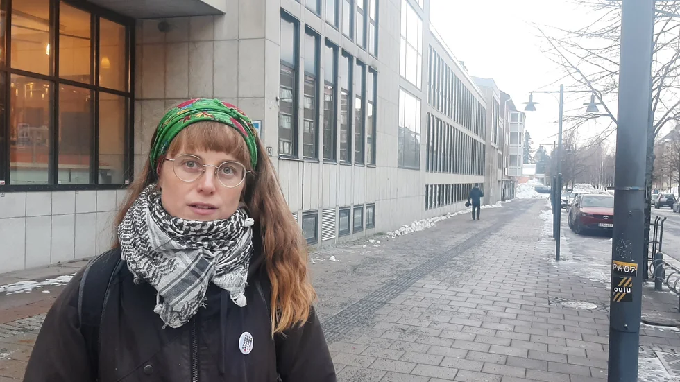 "Det är ganska riskabelt" säger Liv Shange Moyo, Socialistiskt alternativ, om att skattebetalarna går i borgen för att Luleå hamn ska kunna byggas ut. Staten borde gå in med förlustgarantier, menar hon.