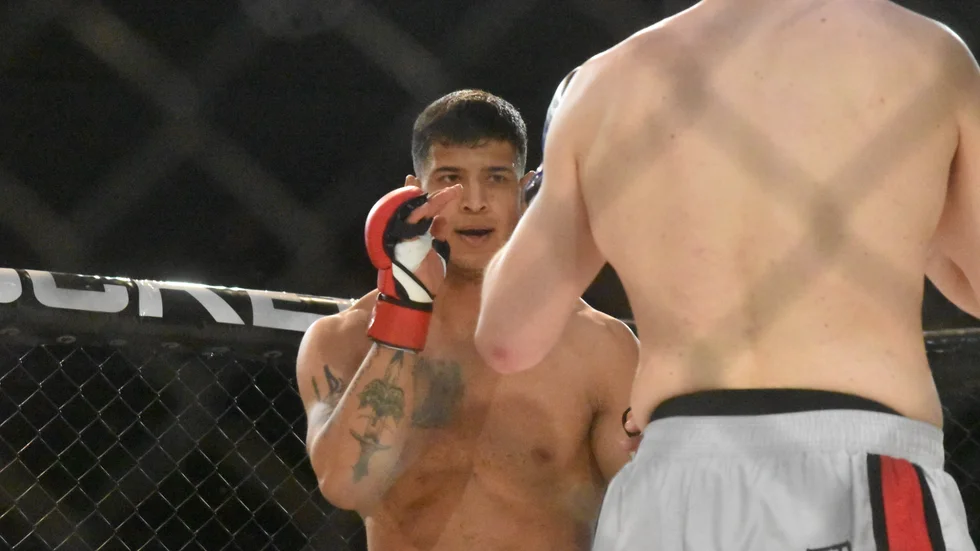 Benjamin Mosavi siktar på proffsdebut efter helgens match i Battle of Botnia.
