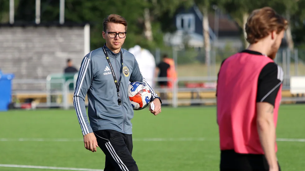 Byter division 2 mot allsvenskan. Kim Vaattovaara blir assisterande i IFK Värnamo.