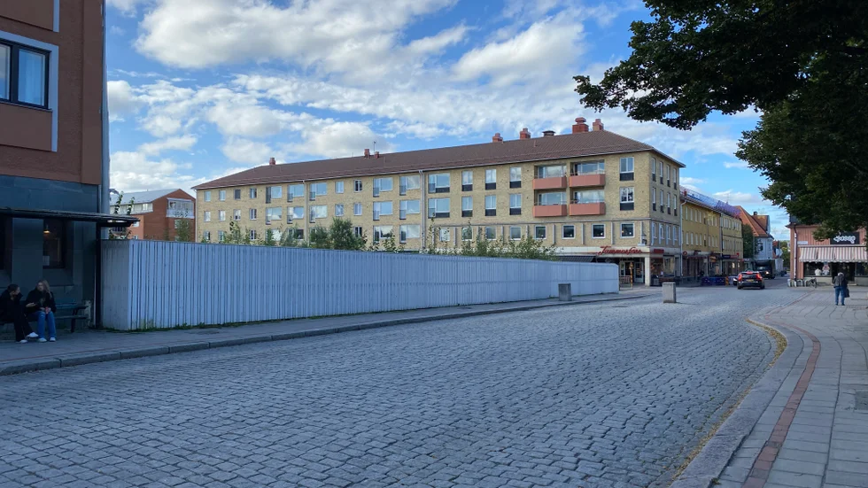 Förnyas Vi Invests avtal om hotellbygge i stattgropen? Under onsdagen bestäms det.