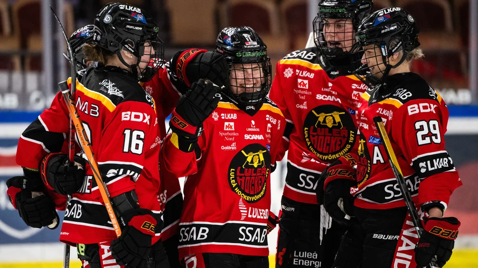 Arkiv. Noora Tulus gjorde hattrick då Luleå Hockey/MSSK vann klart mot HV71 på bortaplan.
