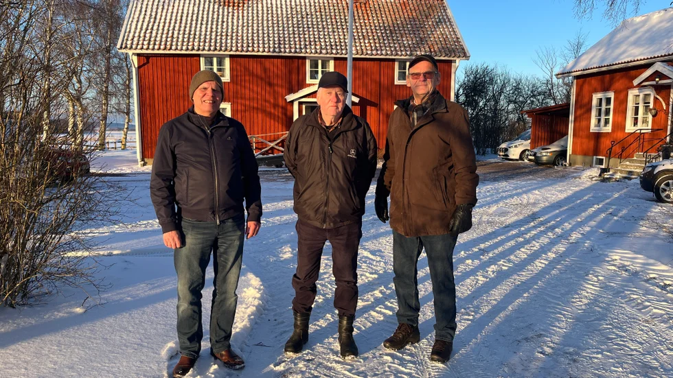 Församlingshemmet i Rök har haft en mängd föreningsverksamhet i lokalen under de senaste 14 åren, men efter pandemin och efter att mycket ungdomsverksamhet flyttat in till Heda lyser aktiviteterna med sin frånvaro anser Michael Cornell, Hans Widegren och Ove Bäck.
