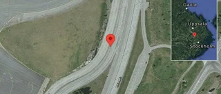 Långsamt fordon på vägen stör trafiken på väg 893
