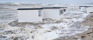 Badhytter flyter runt i havet: "Helt galet"