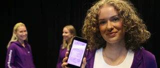 Strängnässkådisen Julia viger fritiden åt att hjälpa unga tjejer
