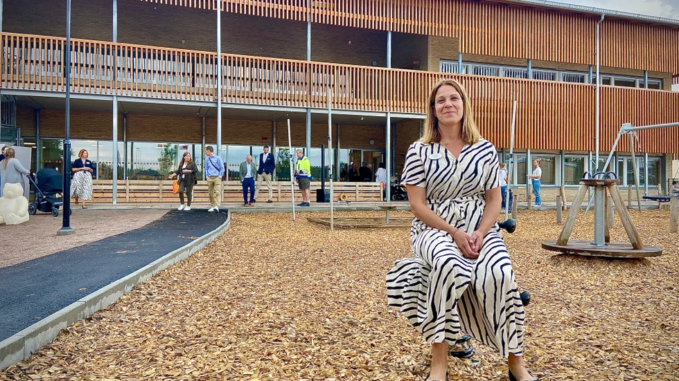 Rektorn Maria Westerlund är minst sagt stolt. Nu, när Släbro förskola invigts, har hon och hennes kollegor en splitter ny förskola som arbetsplats.