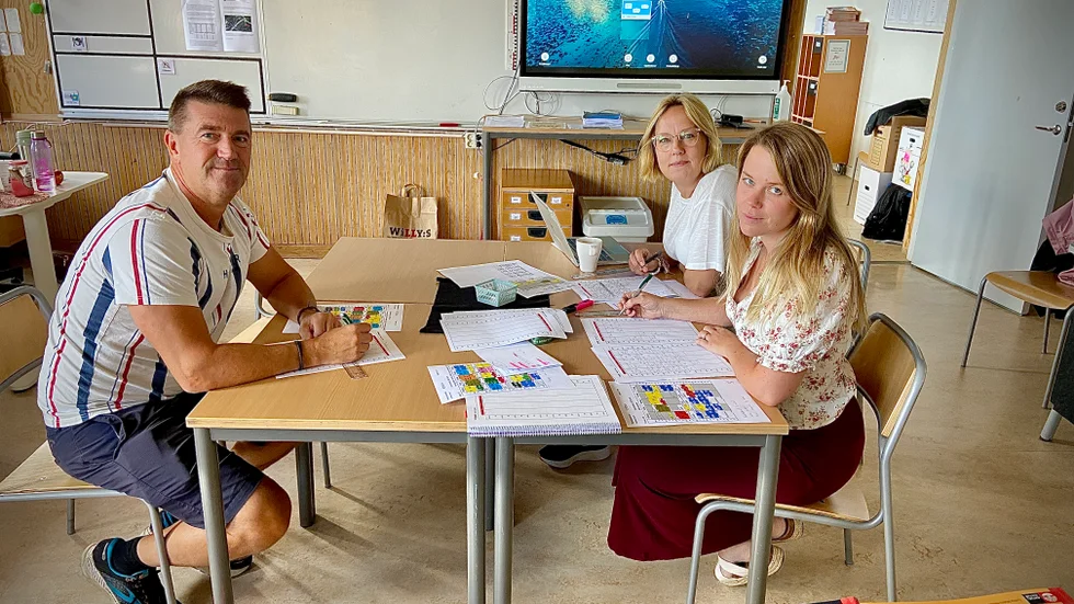 Arbetet inför skolstarten är i full gång för lärarna Joakim Sigur, Josefina Gibson och Sofie Johansson. Den 21 augusti börjar Peterslundsskolans elever på Breviksskolan.