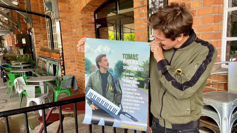 Nytt album och en turné på det. Indieartisten Tomas Rimeika gör det mesta själv och skulle ut på en affischeringsrunda efter intervjun med UNT.