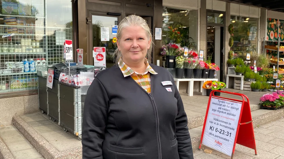 Agneta Johnsén är butikschef på Ica Folkes Livs, som sedan i fredags har slutat ha nattöppet.