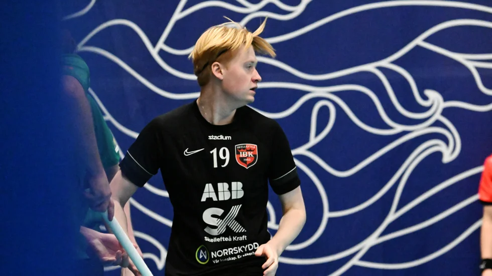 Melvin Stenlund inledde målskyttet för Skellefteå IBK, som föll mot RIG Umeå efter en tung andra period.