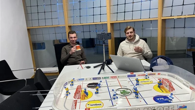 Se matchen med oss.