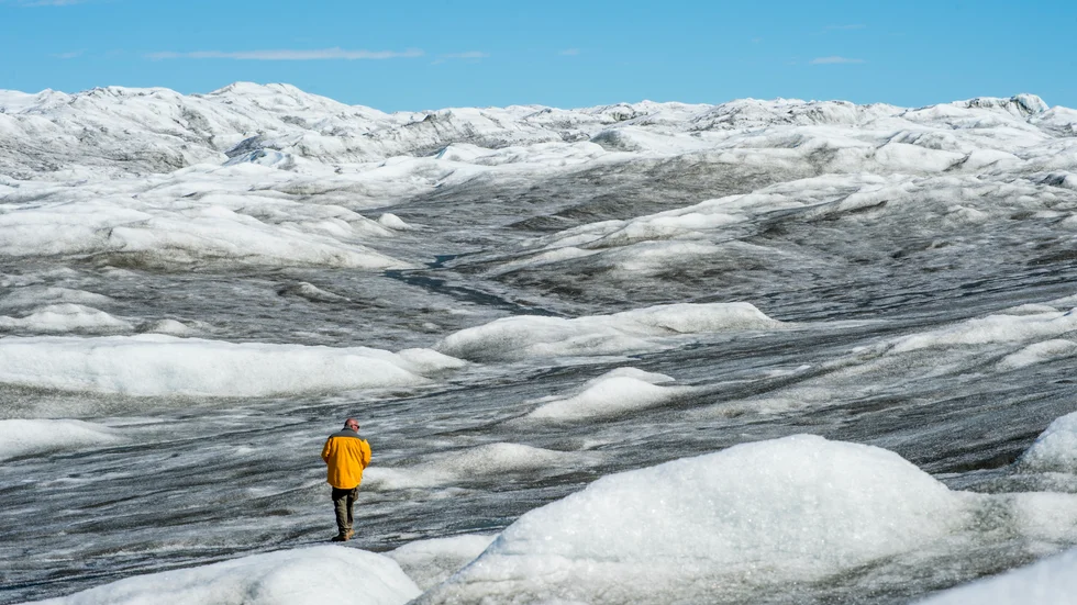 Grönlands glaciärisar hotas. I takt med att de smälter hotas nästan en halv miljard människor av översvämningar, enligt en forskarrapport. Arkivbild.