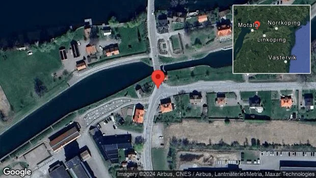En personbil i olycka