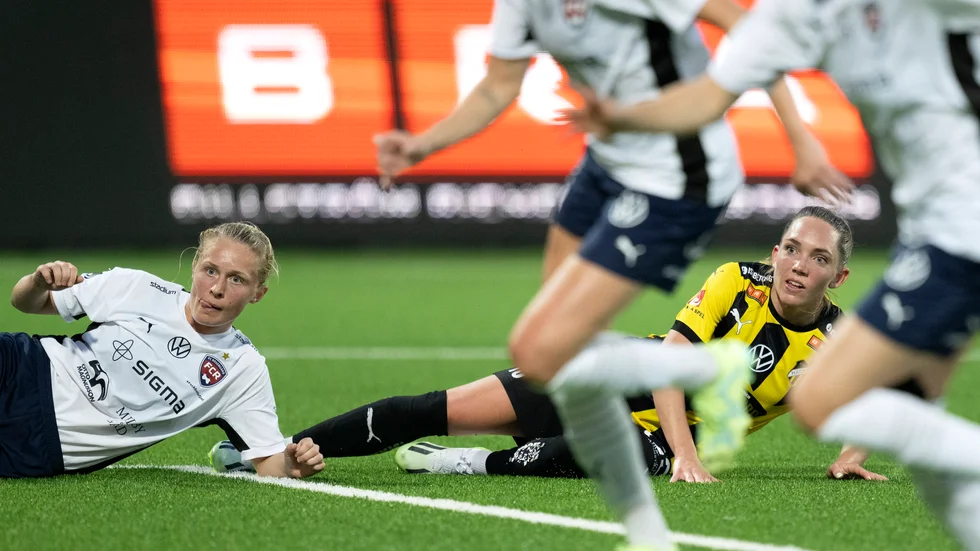 "Vi borde vinna matchen", säger häckens Elin Rubensson (till höger).