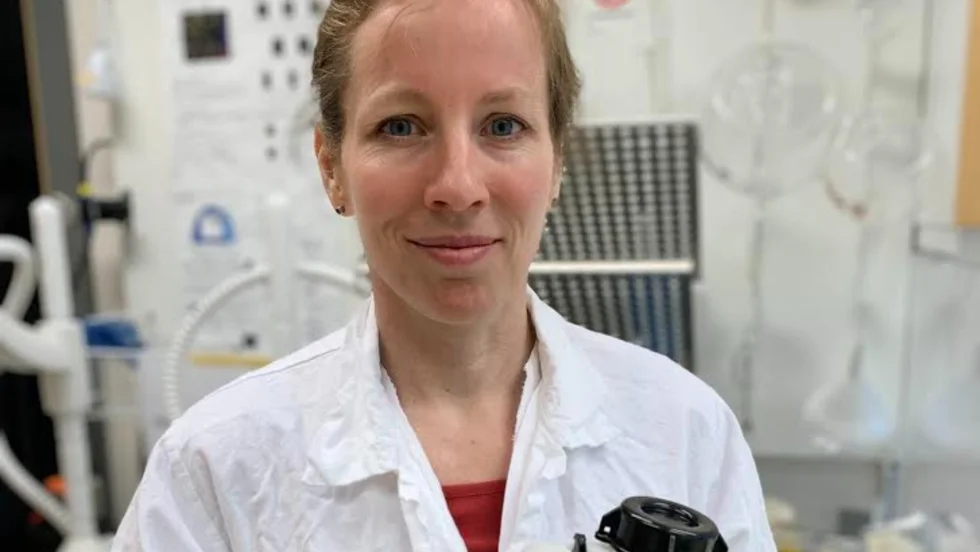 Forskaren Anna Székely leder projektet med att mäta sars-cov-2 i Uppsalas avloppsvatten.
