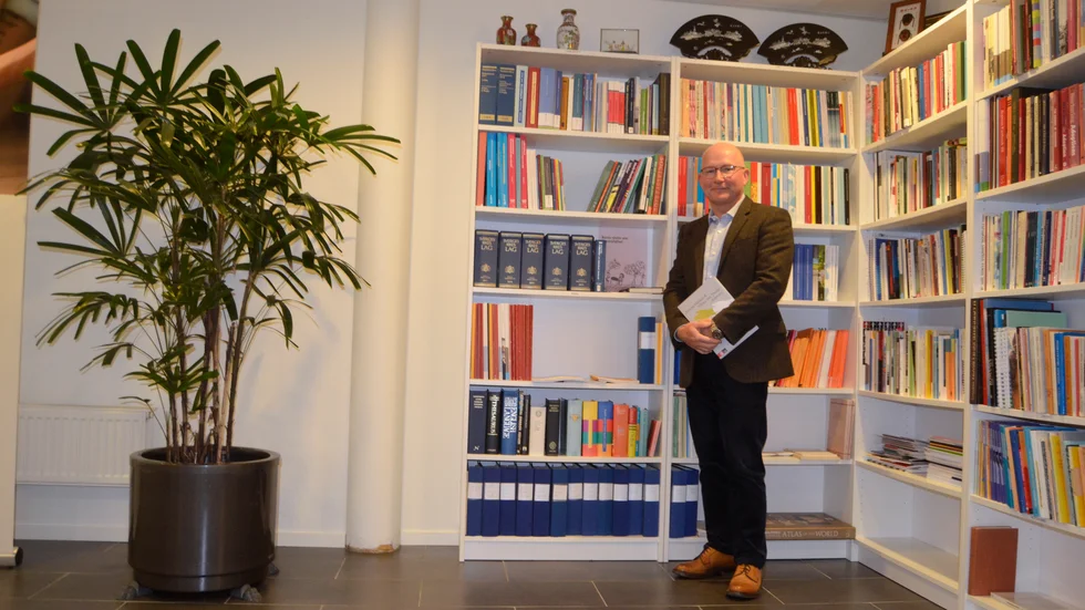 Per Bergling är professor inom folkrätt och mänskliga rättigheter, för honom kändes jobbet på familjemyndigheten passande som handen i handsken. 