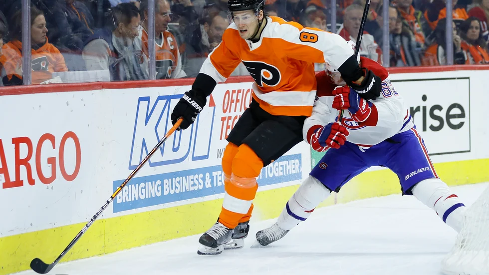 Robert Hägg, till vänster, har skrivit på ett nytt tvåårskontrakt med Philadelphia Flyers. Arkivbild.