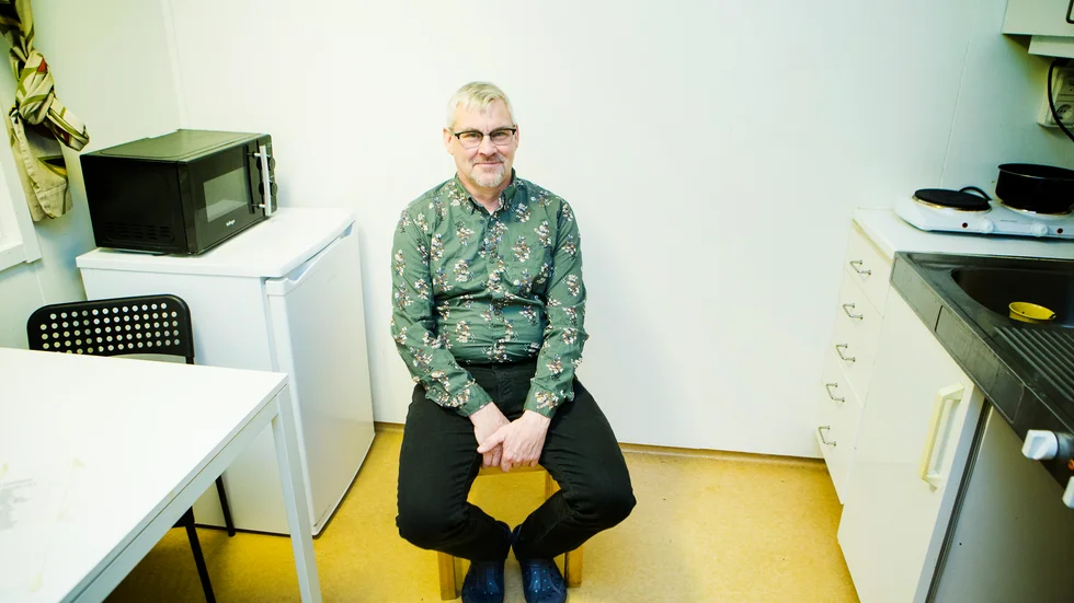"Många ser ner på hemlösa", säger Kjell Angelöf. Han tycker att folk borde vara lite mer eftertänksamma och förstå hur lätt det är att hamna i hemlöshet. 