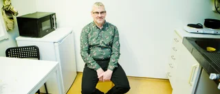 Hemlösa Kjell om livet i socialens baracker: "Jag har i alla fall tak över huvudet"
