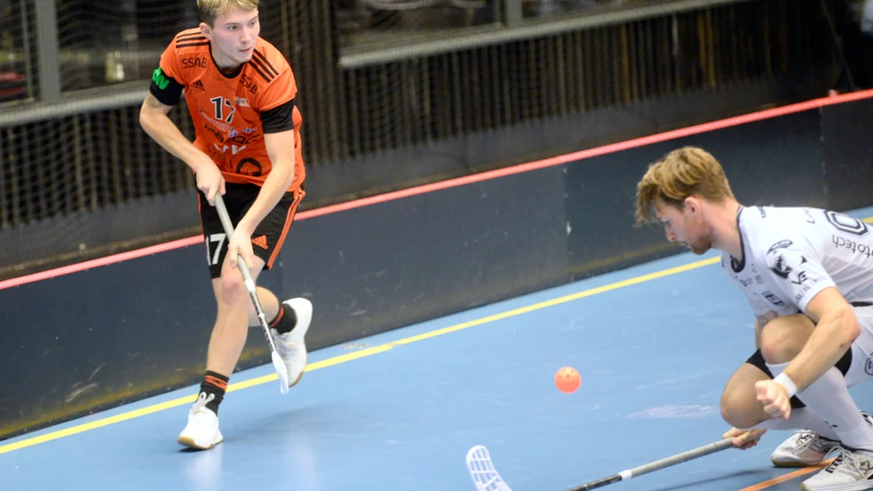 Onyx trycktes bort för lätt av ett fysiskt och disciplinerat Warbergsförsvar, här Oscar Strömwall. Resultatet blev ynka åtta skott på hela matchen. 