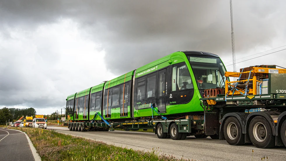 Första spårvagnen levereras till Lund.