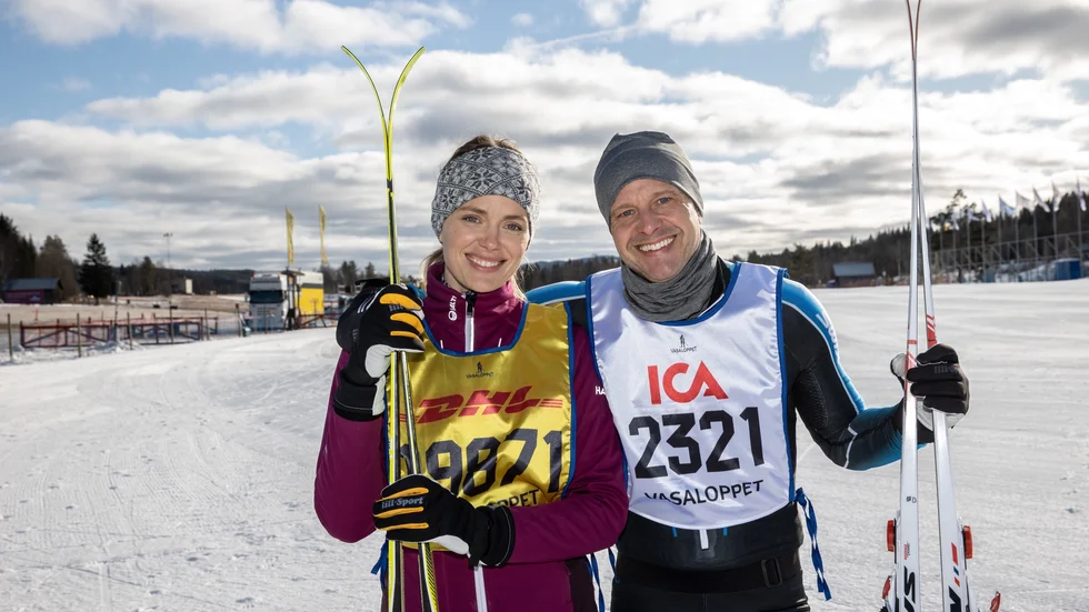 Katia Winter och Fredrik Hallgren spelar huvudrollerna i filmen "Ur spår" som har premiär nästa år.