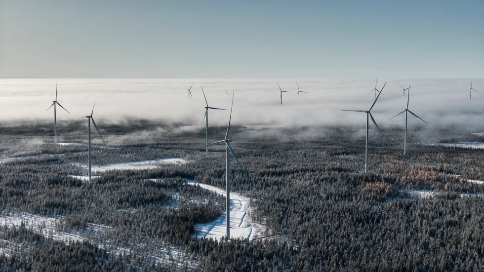 Blåsten påverkar spotpriserna på el, framförallt i södra Sverige. I dagsläget kan lite vind göra skillnaden mellan import eller export av el. Jämfört med ifjol har det blåst 70 procent mindre i år.