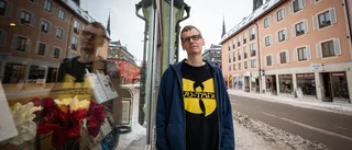 Bokhandlaren i Uppsala: "Vi räknar med att sälja massor av böcker"