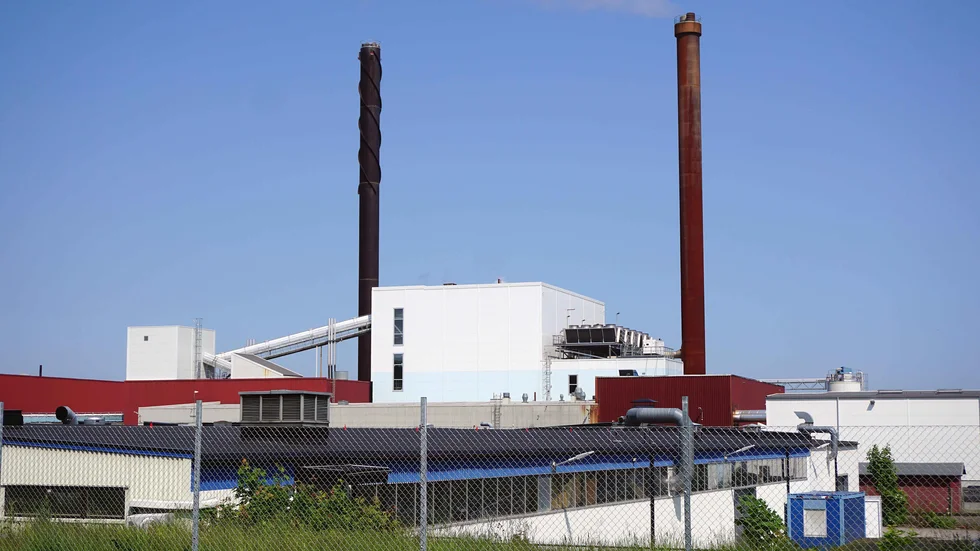 Det finns tre fjärrvärmenät i kommunen, med värmeverk i Västervik, Ankarsrum och Gamleby.