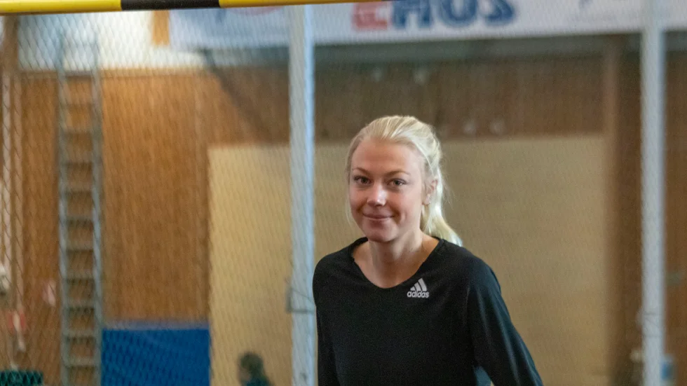 Maja Nilsson är redo för inomhus-SM i höjdhopp. Klockan 12.30 på söndag är det dags i Malmö. Målet är nytt personbästa för Motalatjejen, vilket skulle vara 1,91 i så fall.