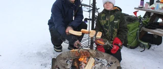 Viktigast när vintern slagit till igen: korvgrillningen