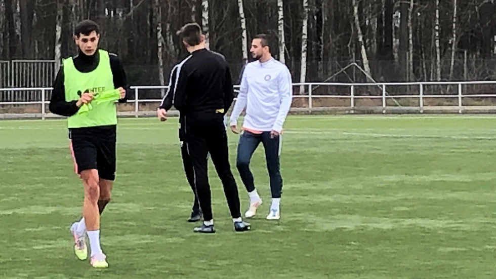 Vladmir Radak lämnar Hultsfreds FK. Nu står valet mellan Vimmerby IF och Gullringens GoIF. 
