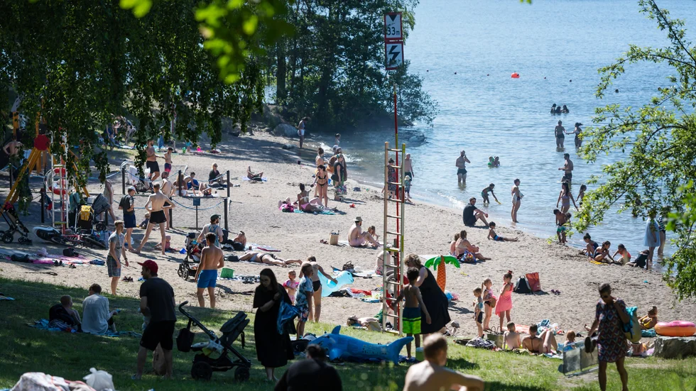 De många förmaningarna till trots var det ingen fara att hänga på stranden i somras.