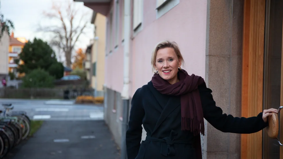 Caroline Hoffstedt (S) hoppas att personalen vaccinerar sig både mot influensan och mot covid-19.