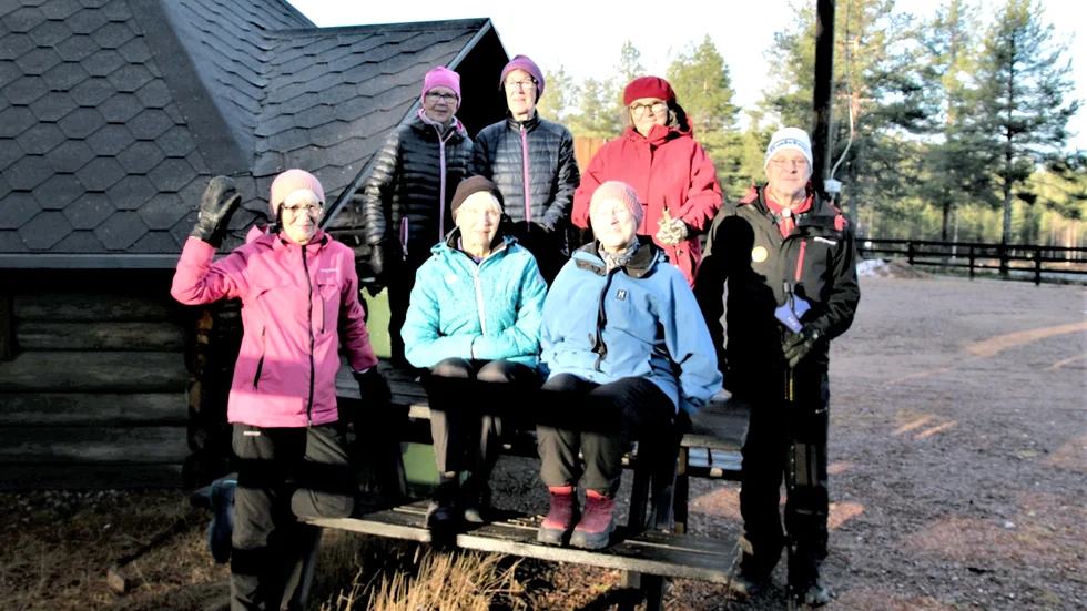 Från vänster Karin Kvist, Astrid Wikström, Evy Rova, Elsa Nilsson, Ingegerd Larsson, Eva Persson, Lennart Stylbäck.