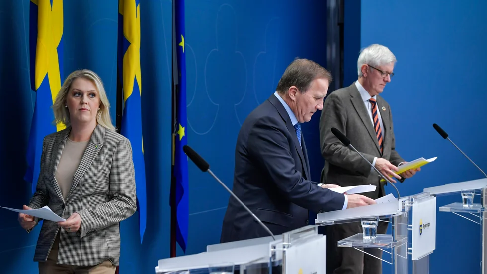 Socialminister Lena Hallengren (S) tillsammans med statsminister Stefan Löfven och Folkhälsomyndighetens Johan Carlson på en pressträff om smittspridning, 