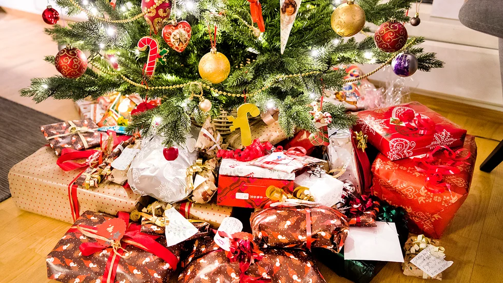 Genom att ge grundskoleeleverna längre jullov skulle kommunen bidra till att minska smittspridningen.  