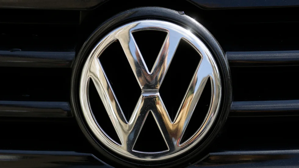 VW har höjt ambitionen vad gäller andelen el- och hybridbilar till 60 procent 2030 och siktar nu på att ta fram en billig och liten elbil för massproduktion. Arkivbild