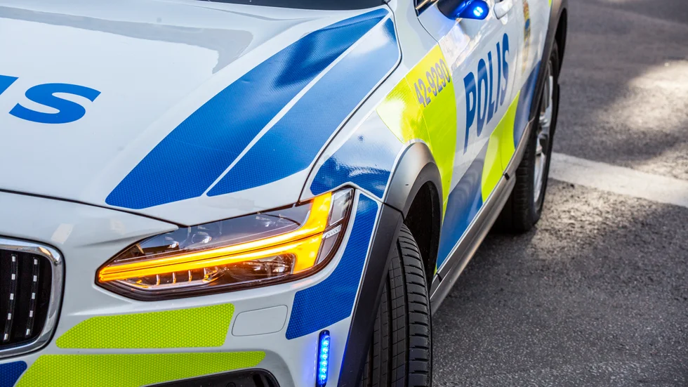 Polisen söker vittnen efter att den nu misstänkte och anhållne 20-åringen försökte råna en 75-årig man i Skänninge.