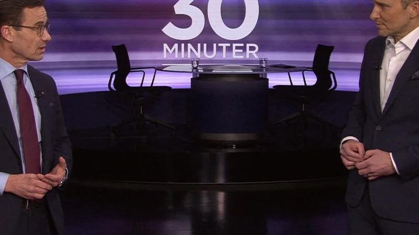 Anders Holmberg (till höger i bild) har dragit igång sitt intervjuprogram "Trettio minuter" på SVT. Första gäst var Ulf Kristersson; moderatledaren som gärna vill utmana Löfven om statsministeruppdraget.