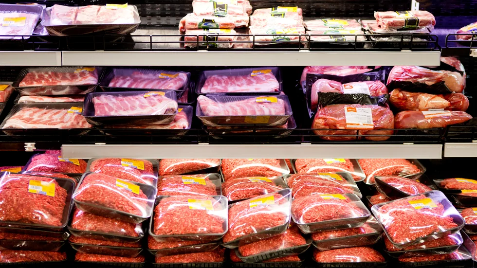 Full köttdisk. Men just nu råder brist på svenskt kött. Arkivbild.
