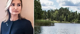 80-åring slår tillbaka mot Busch i hustvisten